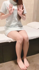 スタイル抜群な美人ナース♪