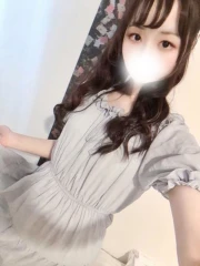 あみな(25)