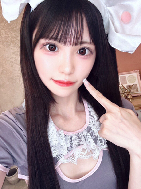 めい(21)