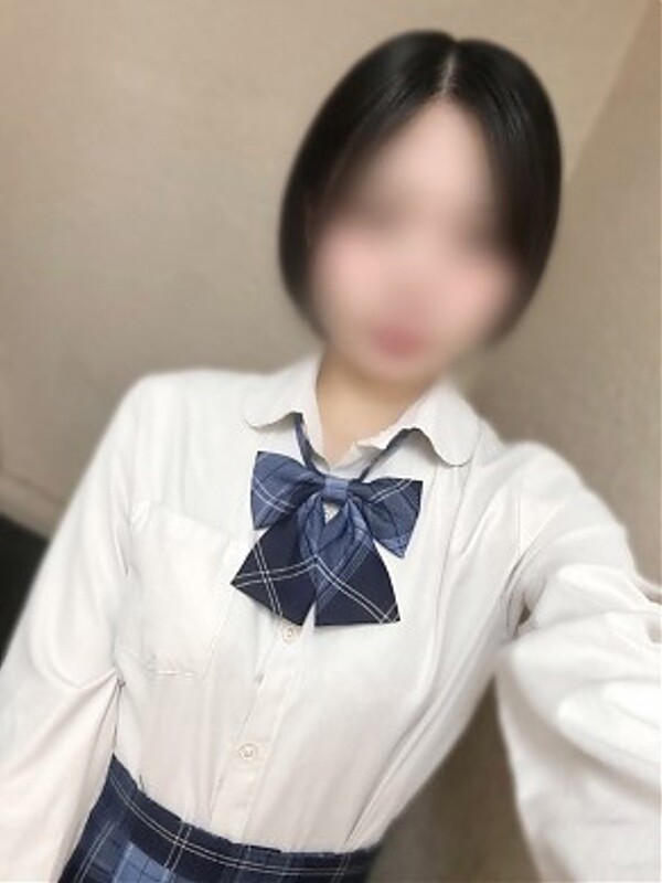 ももな(18)
